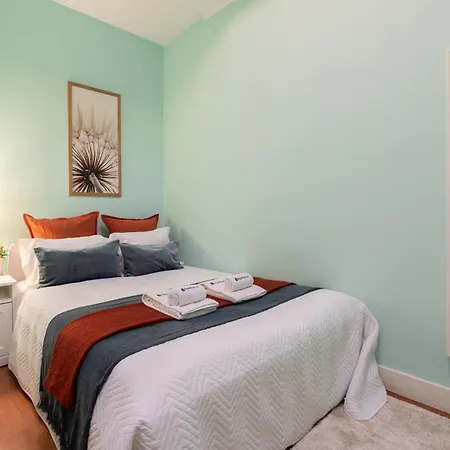 Host Wise - Colorful Bright Flat With Balcony * Πόρτο