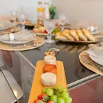 Host Wise - Colorful Bright Flat With Balcony * Oporto