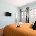 Host Wise - Colorful Bright Flat With Balcony *