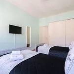 Host Wise - Colorful Bright Flat With Balcony * Oporto