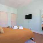 Apartamento Host Wise - Colorful Bright Flat With Balcony
