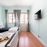 Apartamento Host Wise - Colorful Bright Flat With Balcony *