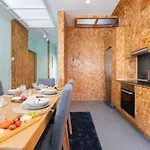 Host Wise - Colorful Bright Flat With Balcony *
