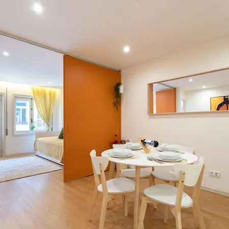 Host Wise - Colorful Bright Flat With Balcony *