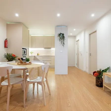 Apartment Host Wise - Colorful Bright Flat With Balcony *
