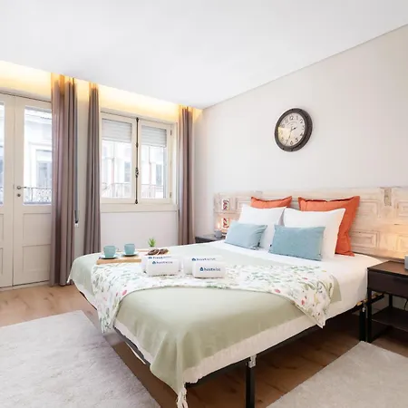 Host Wise - Colorful Bright Flat With Balcony