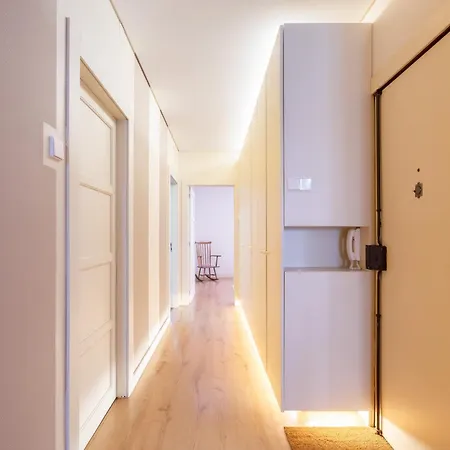 Host Wise - Colorful Bright Flat With Balcony * ポルト