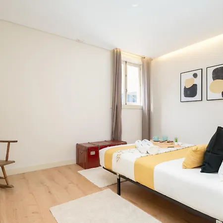 Host Wise - Colorful Bright Flat With Balcony Apartment Porto