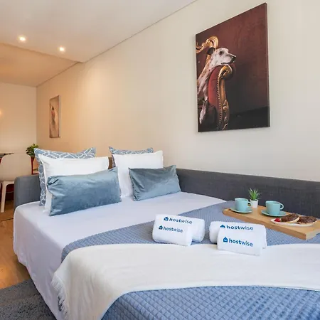 Host Wise - Colorful Bright Flat With Balcony Apartment *