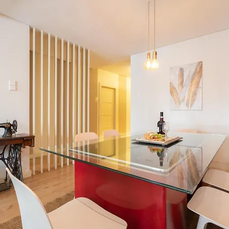 Apartment Host Wise - Colorful Bright Flat With Balcony