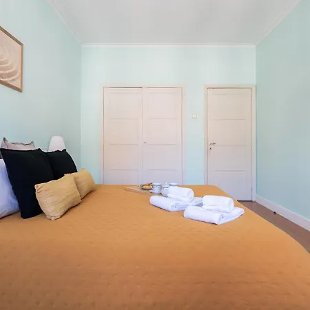 Host Wise - Colorful Bright Flat With Balcony ポルト
