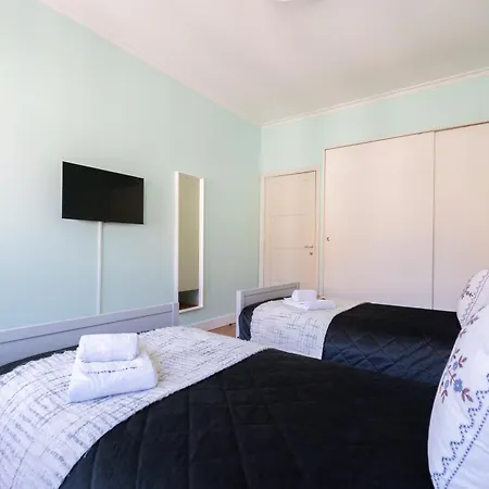 Host Wise - Colorful Bright Flat With Balcony * Porto