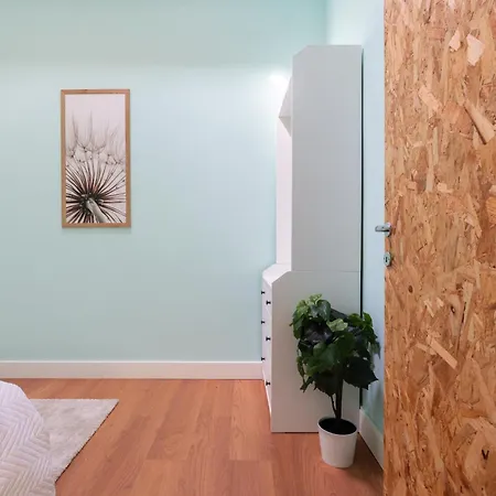 アパート Host Wise - Colorful Bright Flat With Balcony ポルト