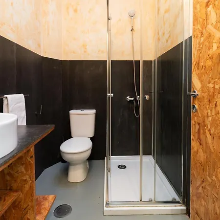 Host Wise - Colorful Bright Flat With Balcony