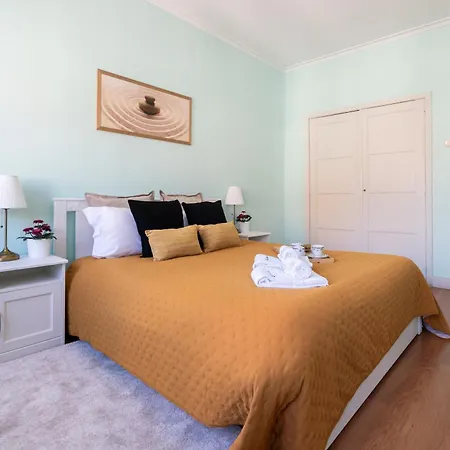 アパート Host Wise - Colorful Bright Flat With Balcony ポルト