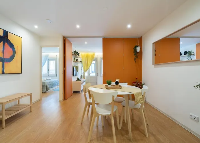 Host Wise - Colorful Bright Flat With Balcony *