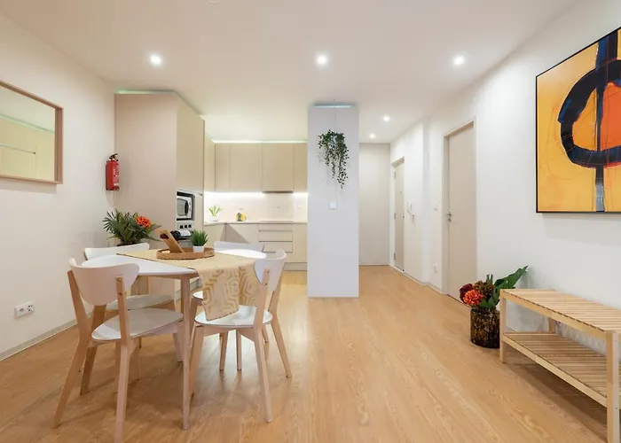 דירה Host Wise - Colorful Bright Flat With Balcony *