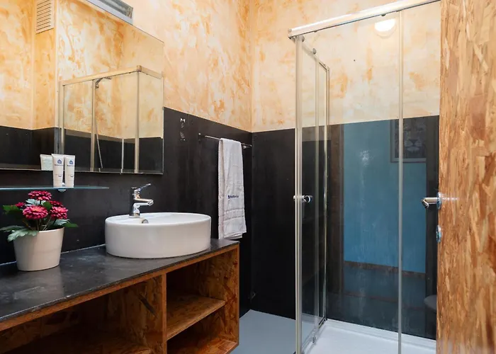 Host Wise - Colorful Bright Flat With Balcony דירה