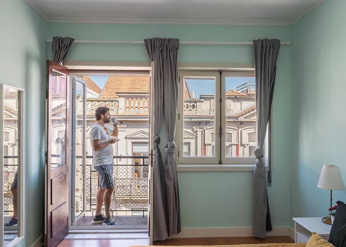 Host Wise - Colorful Bright Flat With Balcony *