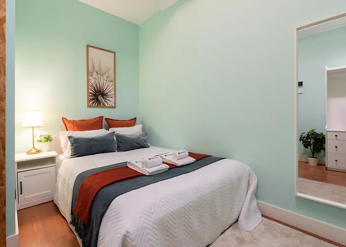 Host Wise - Colorful Bright Flat With Balcony * Πόρτο