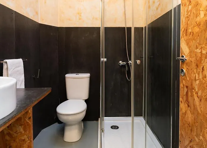 Host Wise - Colorful Bright Flat With Balcony