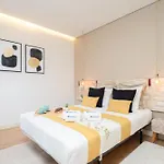Apartman Host Wise - Colorful Bright Flat With Balcony *