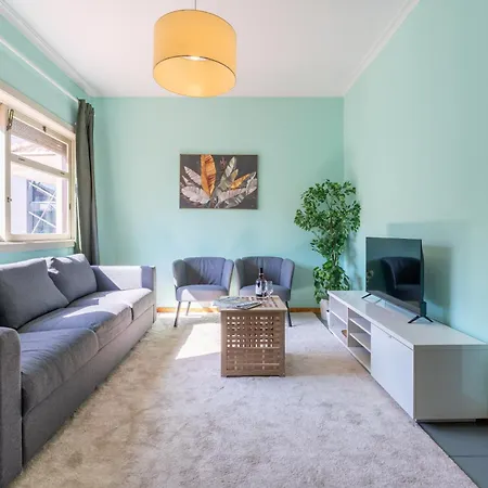 Host Wise - Colorful Bright Flat With Balcony ポルト