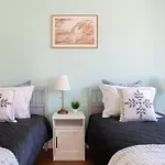 Apartment Host Wise - Colorful Bright Flat With Balcony