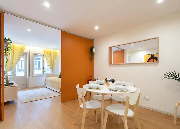 Host Wise - Colorful Bright Flat With Balcony *