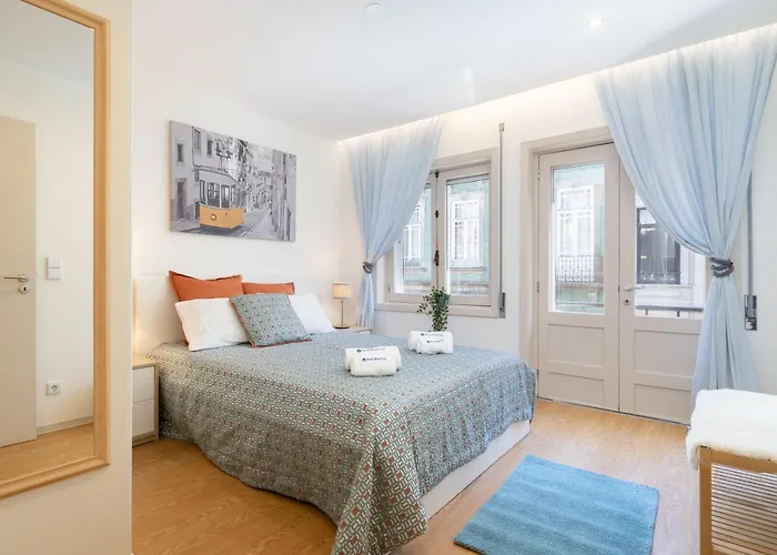 Apartman Host Wise - Colorful Bright Flat With Balcony