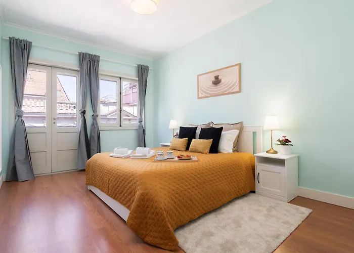 Host Wise - Colorful Bright Flat With Balcony *